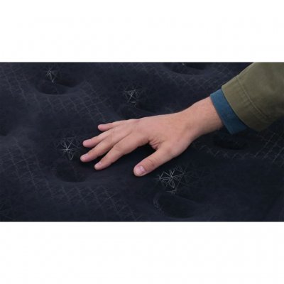 Ovansida i mjuk velour.