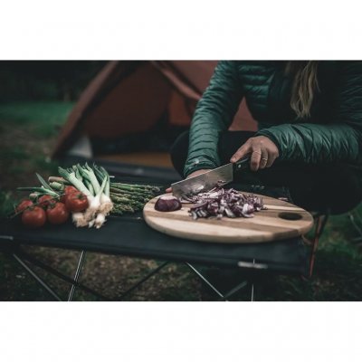 Litet och lätt bord med ram i tålig aluminium och bordsskiva av tålig Oxford-polyester.