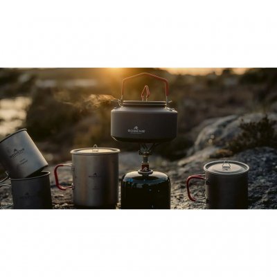 1-liters kaffekanna i hårdanodiserad aluminium som går att använda både på spisen och över öppen eld.