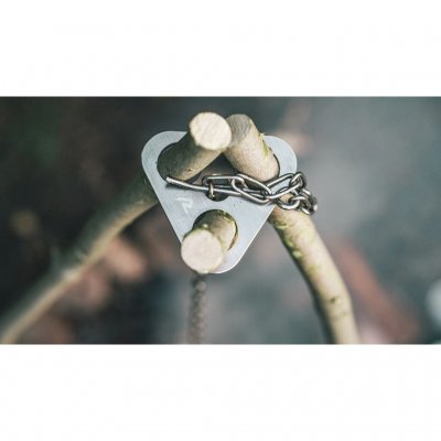 Adapter, justerbar kedja och förvaringspåse ingår