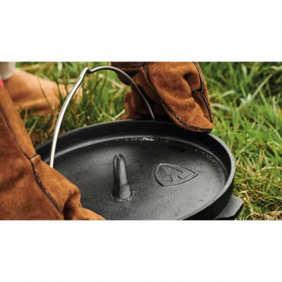 Kant på locket håller glöden på plats ifall man även vill ha värme ovanifrån