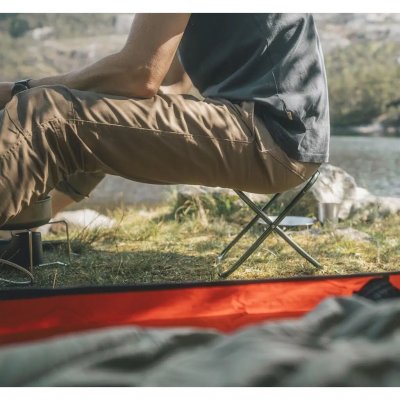 Robens Discover pall för vandring och tält har en sitthöjd på 26 cm