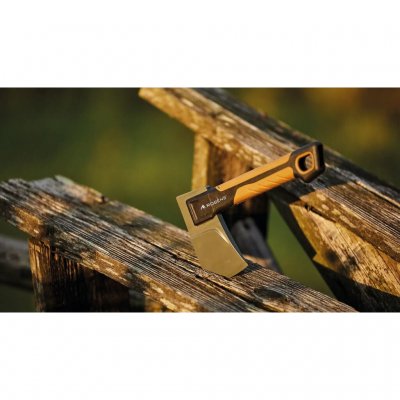 Mindre vildmarksyxa från Robens, perfekt för vandringen.