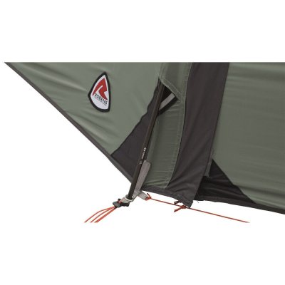 Fäste för tältpinnar och bakre tältstång.