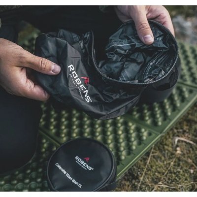 Rund förvaringspåse med ett dräneringshål medföljer