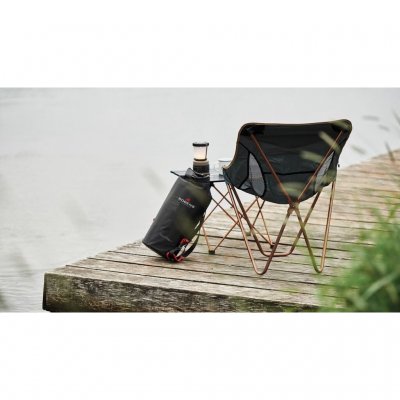 Kylväska på 10 liter i slitstarkt och vattentåligt material. Väskan kan även fungera som vattentät förvaringsväska till din utru