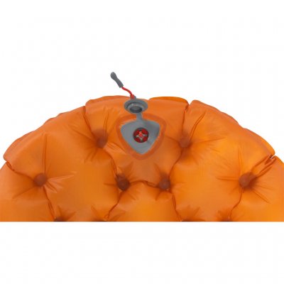 Liggunderlaget har Robens Peak Valve-ventil med backventilfunktion som ger perfekt luftflöde.
