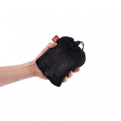 Friluftsköket Robens Logger viks ihop när det inte används och packas i den medföljande packpåsen.