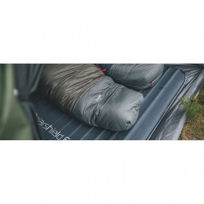 Sovsäckens fotända har hajfenskonstruktion (formad efter fötterna) .