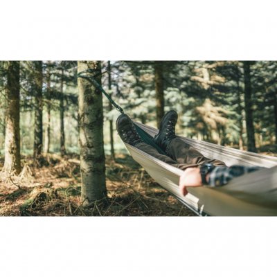 Inget slår känslan av att sova mellan träden i en hammock.