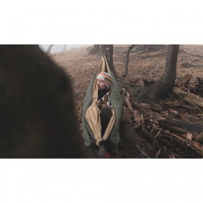 Myggnätet är anpassat efter Robens Trace Hammock men passar de flesta hammockar och hängmattor på marknaden.