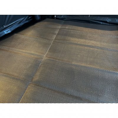 Vadderad förtältstältmatta mörk sida upp till Telta Pure 330.